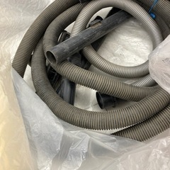 中古品△リョービ 集じん機 VC-1100【木くずやホコリ、水もスッキリと吸引する乾湿両用仕様】の画像