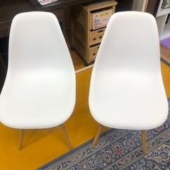 【リサイクルサービス八光　田上店　配達・設置OK】イームズ　カフェテーブル　ナチュラル 　2人掛けダイニングセットの画像