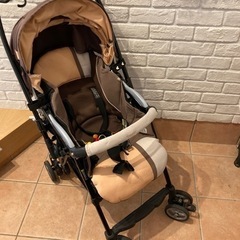 一旦商談中　コンビ　軽量型ベビーカー