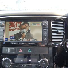2911☆自社ﾛｰﾝもok☆三菱　アウトランダーＨＶ４ＷＤ！スマートキー・ナビ・ＴＶ・アルミなど入庫しました♪の画像