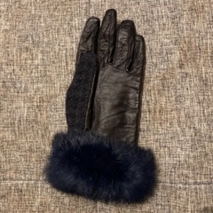 【新品】高見え＊ファーつき手袋の画像