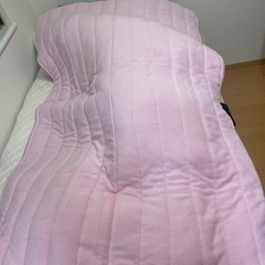 敷きパッドセミダブル　ピンク