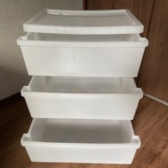 無料配送可能！キャスター付き3段収納の衣類収納ケースの画像
