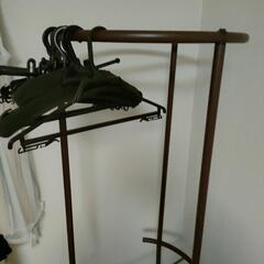 ハンガーラックの画像