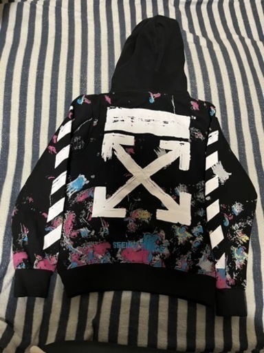 Off-White?パーカー1着目サイズL 2着目サイズM