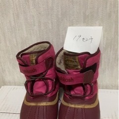 札幌市　oshkosh 19センチ　スノトレ　