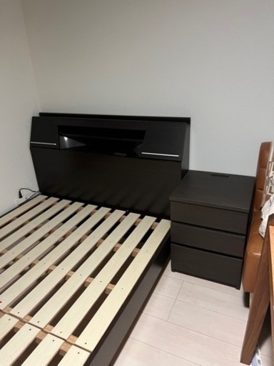 ニトリ　セミダブルベッドフレーム&ベッドサイドチェスト