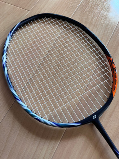 【ほぼ新品】バドミントンラケット アストロクス100zx YONEX