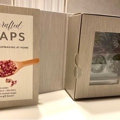 取引中　新品　アメリカ自家製ソープキット　本の画像