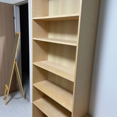 【取りに来てくださる方限定】IKEAの本棚の画像