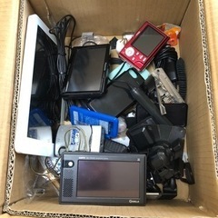 ポータブルカーナビ、フォトフレーム、その他ガラクタ全部無料！の画像