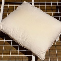 IKEA 羽根枕の画像