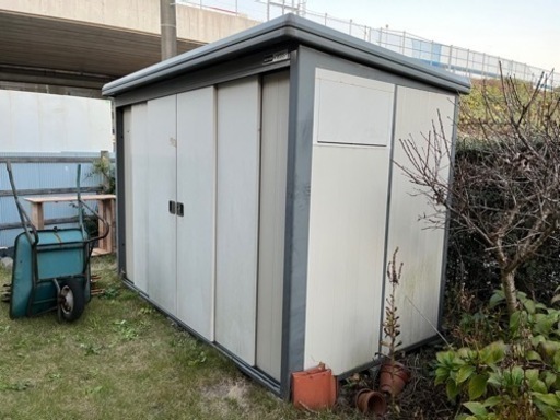 カクイチ 物置 さびない  バイク入ります。 早い者勝ち