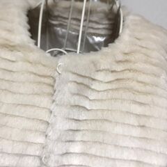 【お取引中】美品★肌触りの良い　かわいい　ファージャケット　　今期で処分予定です。お値下げ可能の画像