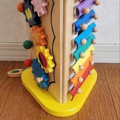 幼児の木製知育玩具です