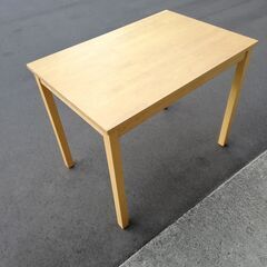 ダイニングテーブル　1000円で販売！　（48）