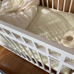 ベビーベッドの画像