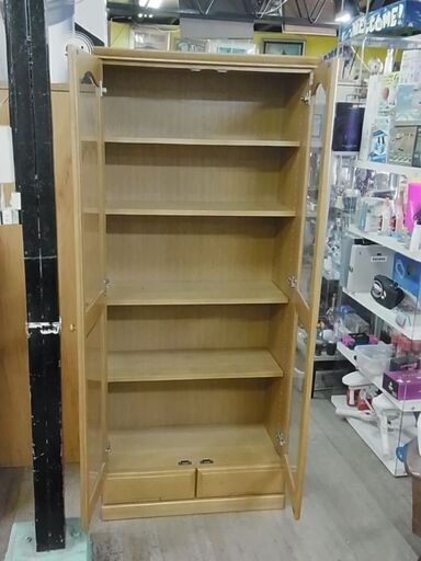 セール中につき、通常特価14,278円より3,000円引きの11,278円!　旭川特選　無垢材家具　書棚　扉付き本棚　天然木　引き出し付き　収納家具　フリーボード　