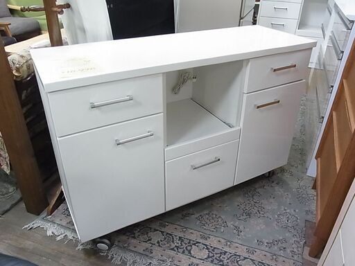 キッチンカウンター　白　レンジボード　キッチンボード　キッチン収納　食器棚　2口コンセント　キャスター付き