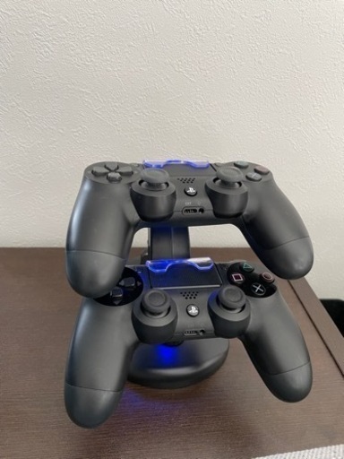 プレステ4 PS4 動作確認済み　コントローラー　縦置きスタンド等備品付き