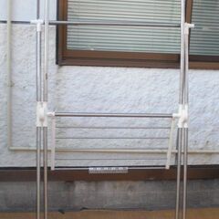 JM16568)物干し台 折り畳み式 幅：約88～142cm 高さ：約146cm 奥行：約53cm 中古品【取りに来られる方限定】の画像