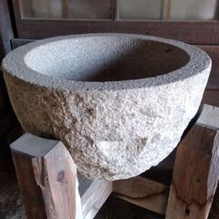 お正月　餅つき用　臼と杵の画像