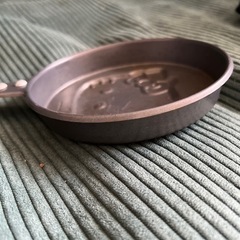キティーちゃんの、ミニフライパン&灰皿セットの画像