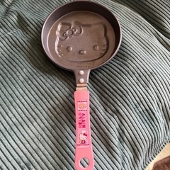 キティーちゃんの、ミニフライパン&灰皿セット