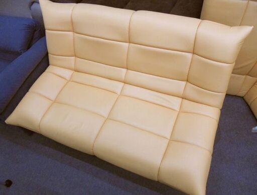 札幌白石区 明るいオレンジ 状態良い 2人掛けソファ 合皮 皮製 2P