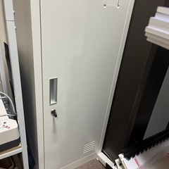ロッカー　高さ180 幅38.2 奥行45の画像