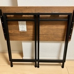 折りたたみテーブルの画像