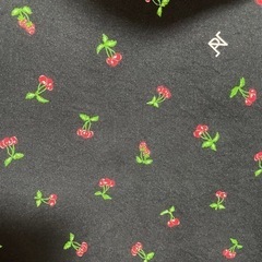 RNA MEDIA ちびチェリー柄フーディ Mサイズの画像