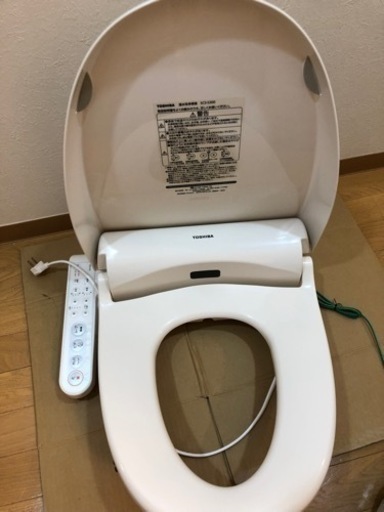【引き渡し決定しました】東芝　温水洗浄便座