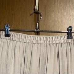 GU スカート ベージュ の画像