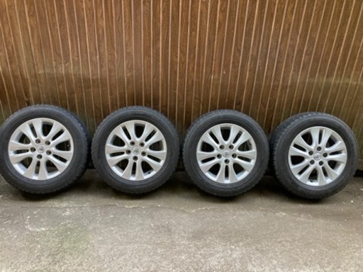 スタッドレスタイヤ205/60R16