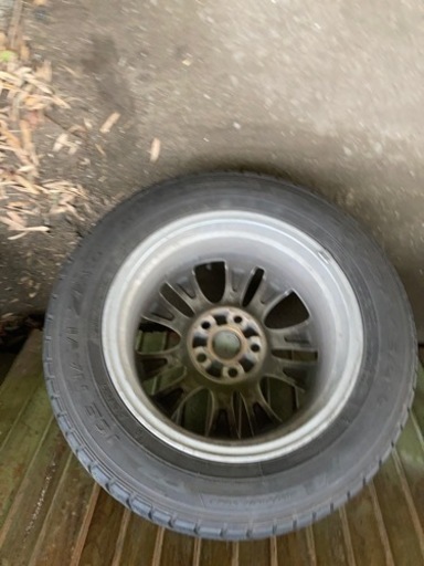 スタッドレスタイヤ205/60R16