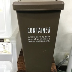 取引中❗️最終値下げ❗️ゴミ箱　蓋付き　キャスター付き　ブラウン　