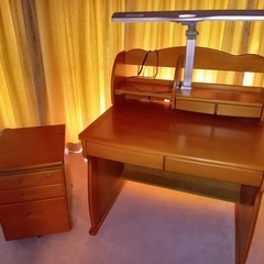 「再掲」学習机、椅子、サイドテーブル、差し上げます(引取のみ)