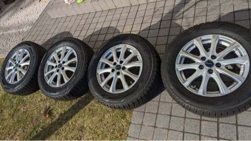 スタッドレス　195/65R15 2018年製