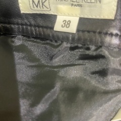 ミッシェルクラン、レザーパンツの画像