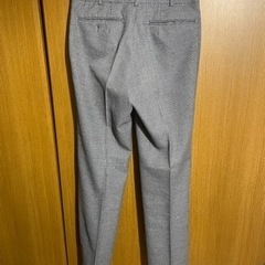 千鳥格子のグレーロングパンツの画像