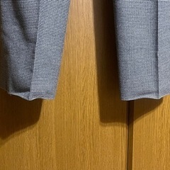 千鳥格子のグレーロングパンツの画像
