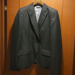 ONLYの夏用及び春秋用のジャケット（レディース）9号　2着の画像