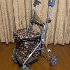 シルバーカー　歩行器　介護用品