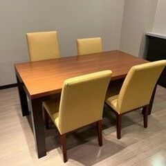 特注品　ダイニングセット（テーブルとイス4脚）