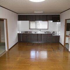 価格500万円【5LDK・2階建てクロス張替済・車庫付!!即時引渡可！ 内覧その他、お気軽に問い合わせください!! - 不動産売買（マンション/一戸建て）