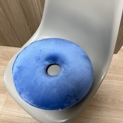 イームズチェア　ライトグレーの画像