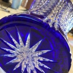 ⚠️本文を読んで下さい‼️ 切子 青被せ ガラス 花瓶  フラワーベース の画像