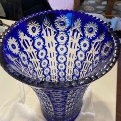 ⚠️本文を読んで下さい‼️ 切子 青被せ ガラス 花瓶  フラワーベース の画像