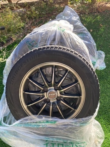 【使用少】ブリザック　スタッドレス　キューブ等のコンパクトカーに